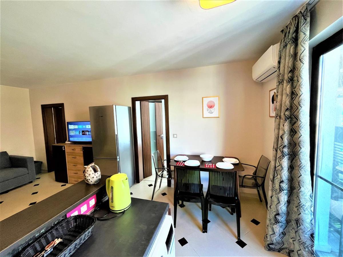 Botabara 312 Self Catering Beach Apartment เปาโมเรีย ภายนอก รูปภาพ